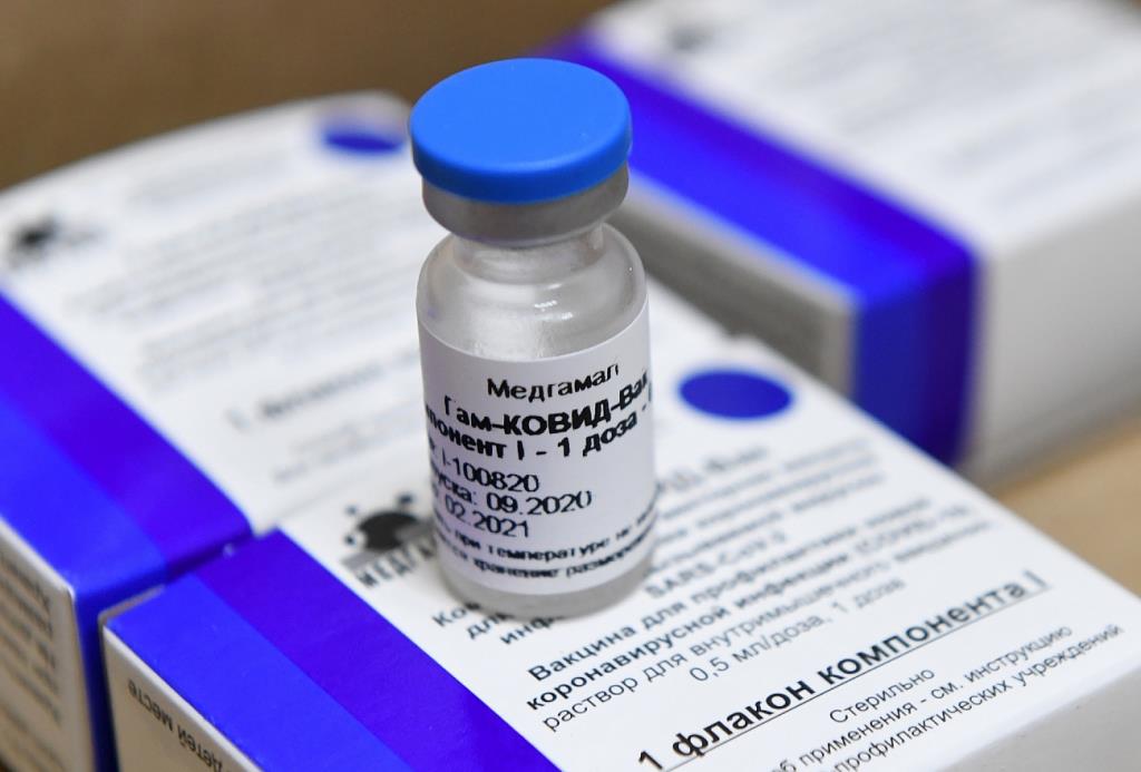 Стало известно, кто получит вакцину от коронавируса в Тверской области в первую очередь