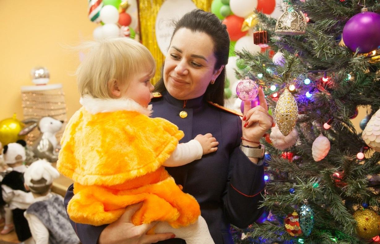 Сотрудники СК Тверской области поздравили подопечных дома ребенка «Теремок» в Твери и детского дома в Торжке