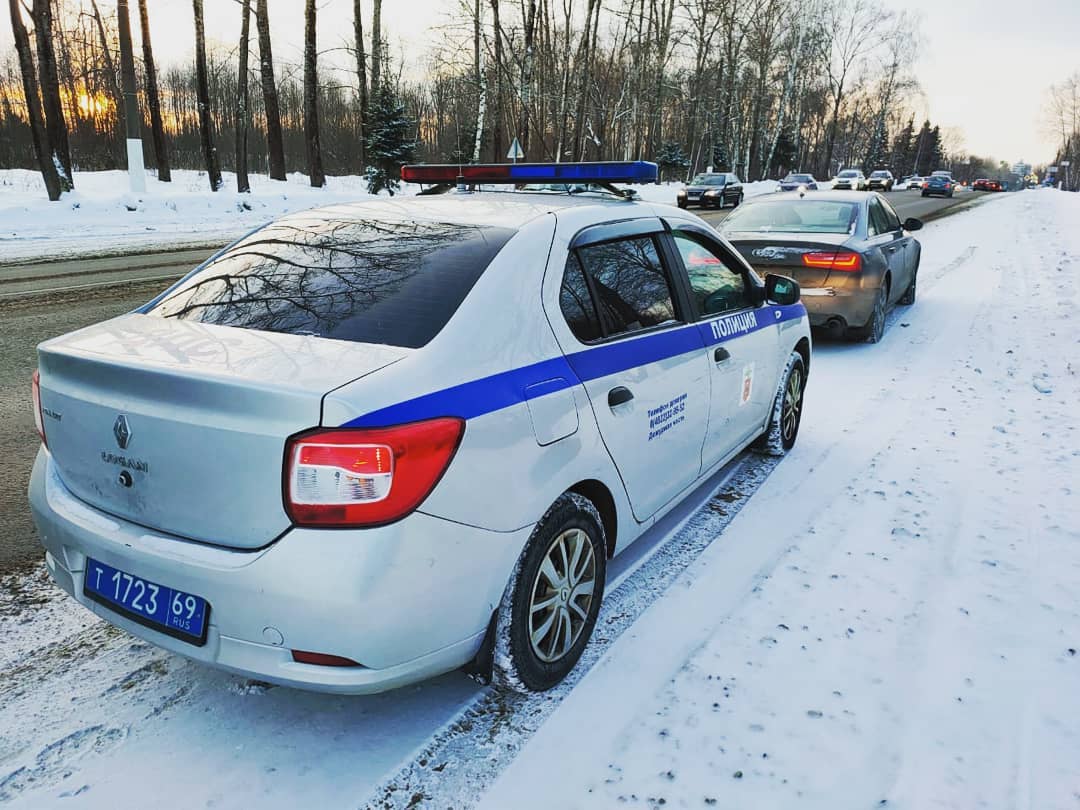 В Твери остановили водителя с долгом более полумиллиона рублей
