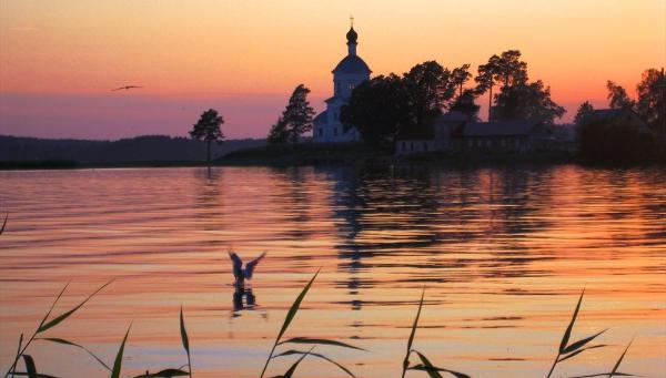 Туристы при планировании летних путешествий выбирают большой отпуск в Осташков на Селигер