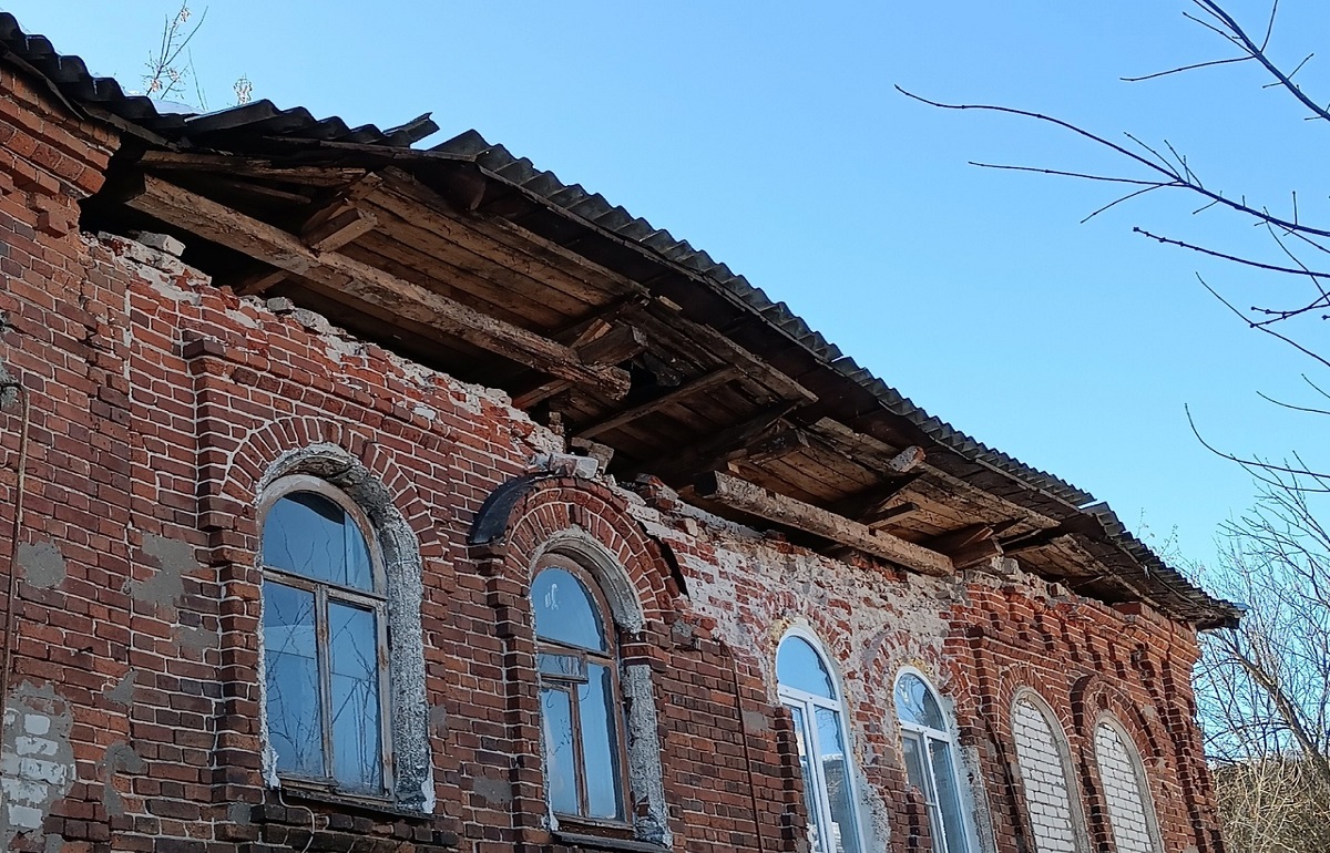 У дома Рыбкиных в Кимрах рухнула крыша