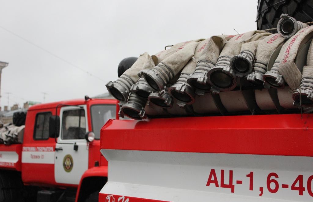 В Тверской области пожарные спасли мужчину из горящего дома 