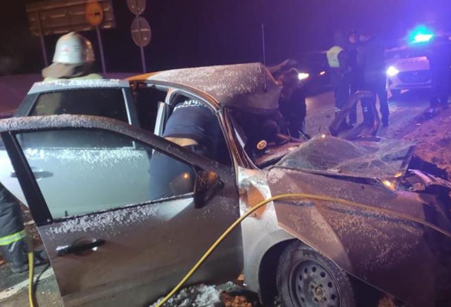 Водитель легковушки погиб в столкновении с грузовиком на М10 в Тверской области