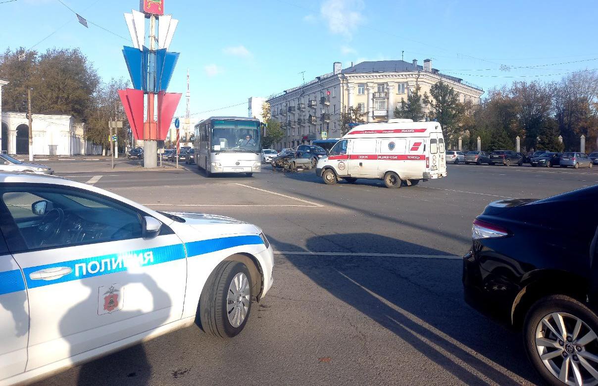 Подросток пострадал в ДТП на площади Гагарина в Твери - новости Афанасий
