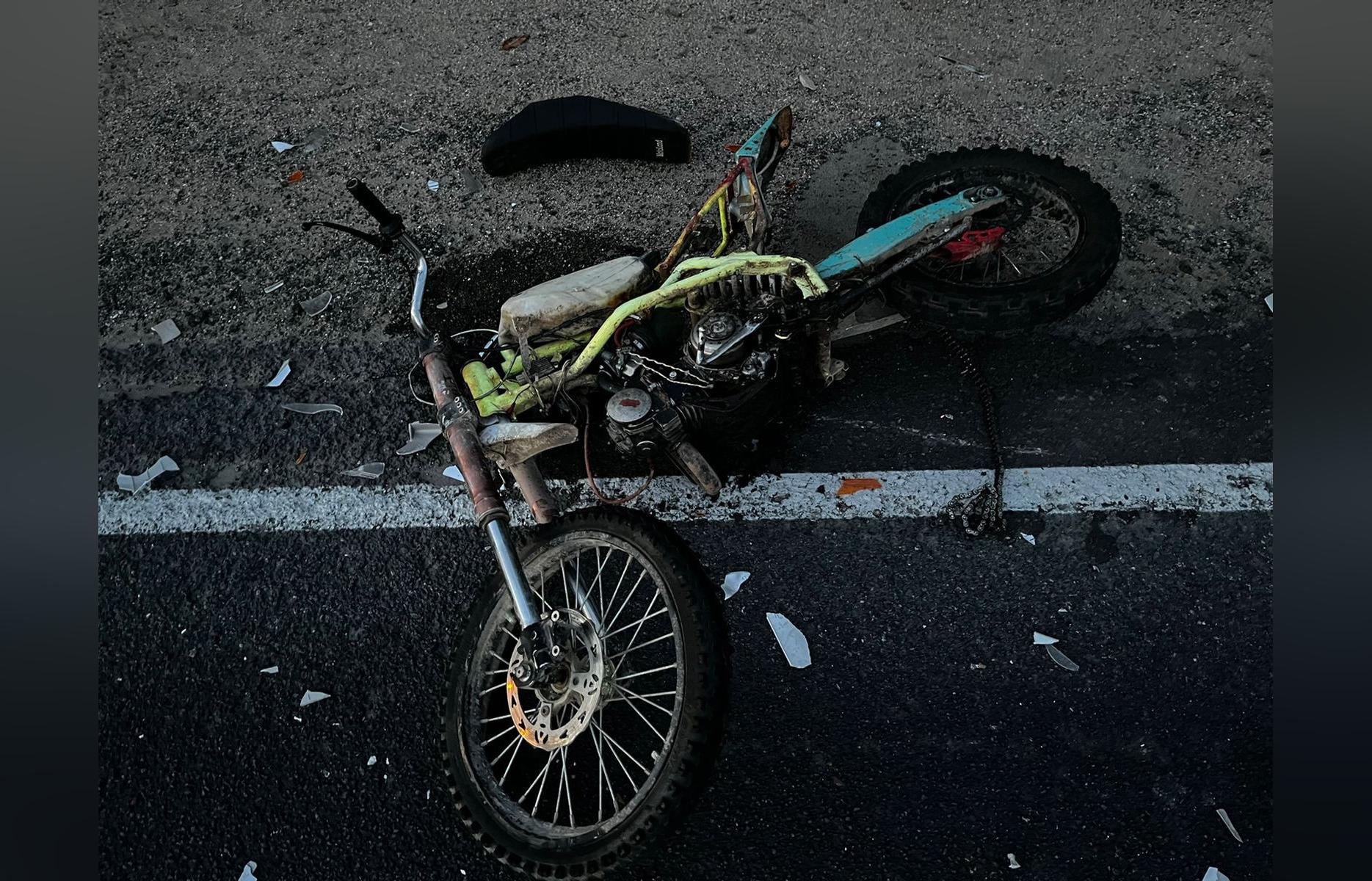 В Тверской области пьяный подросток на мотоцикле врезался в грузовик