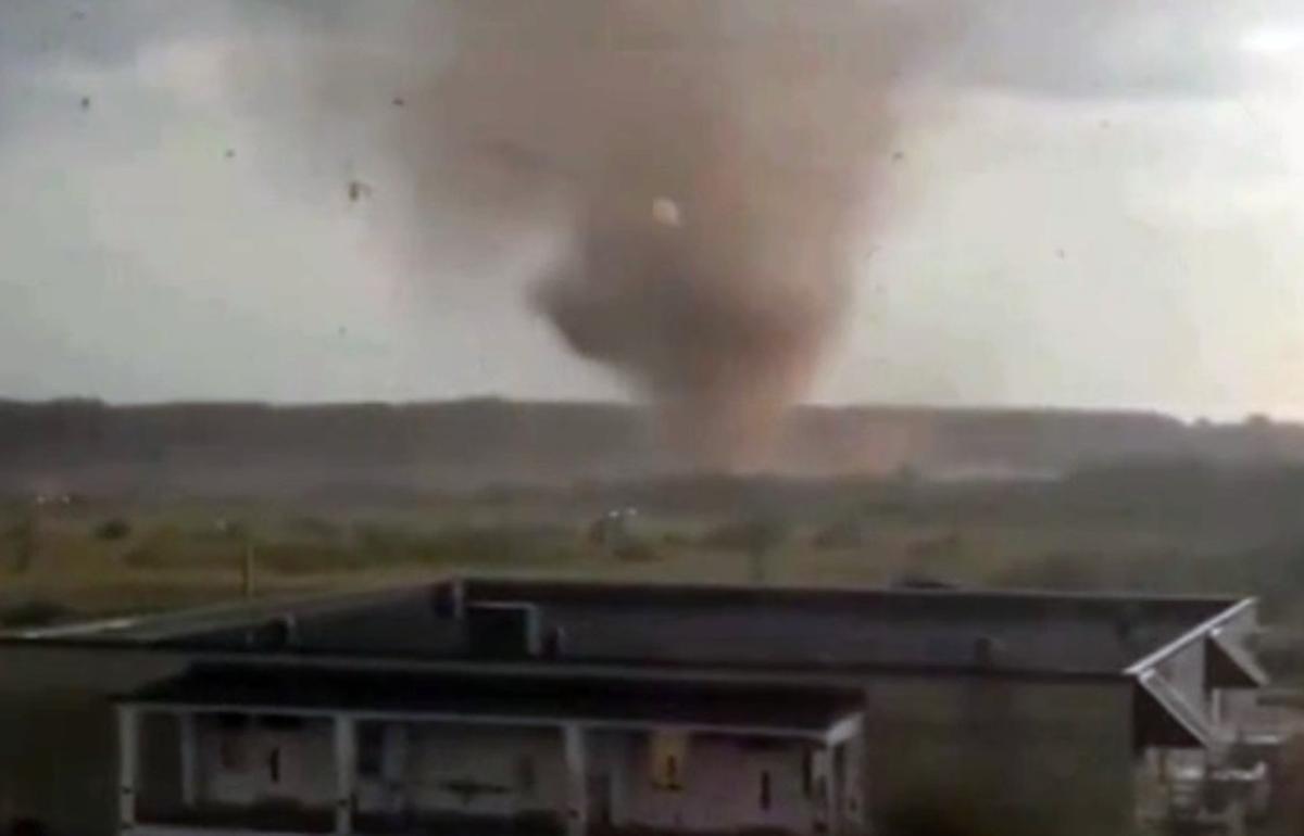 Торнадо в Тверской области синоптики назвали невероятной редкостью