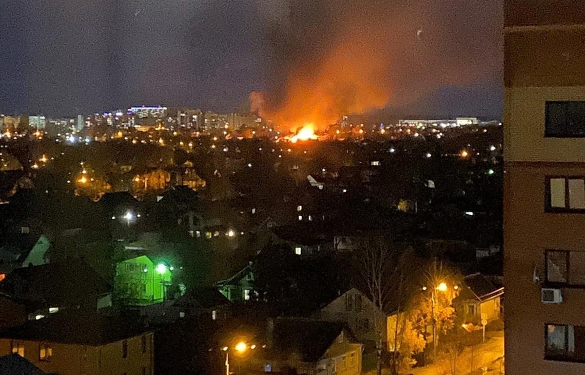 В Твери произошел пожар в частном доме в поселке Вагонников 29 октября 2021