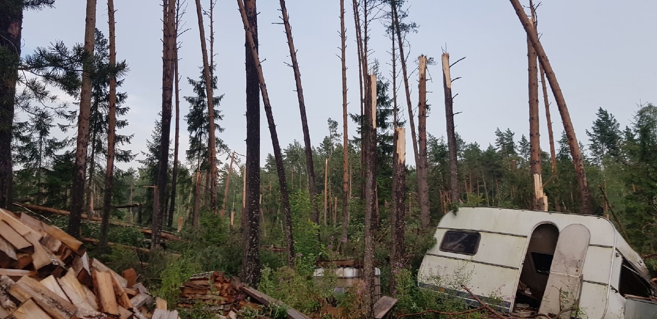 Ураган орхан в подмосковье. Андреаполь ураган 2 августа. Тверская область ураган. Торнадо в Твери 2021.