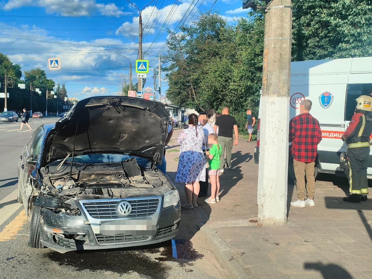 В Твери на проспекте Калинина в ДТП пострадали два ребенка