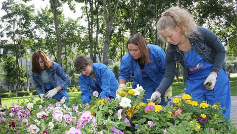 Более пяти тысяч подростков прошедшим летом трудились на различных предприятиях Тверской области