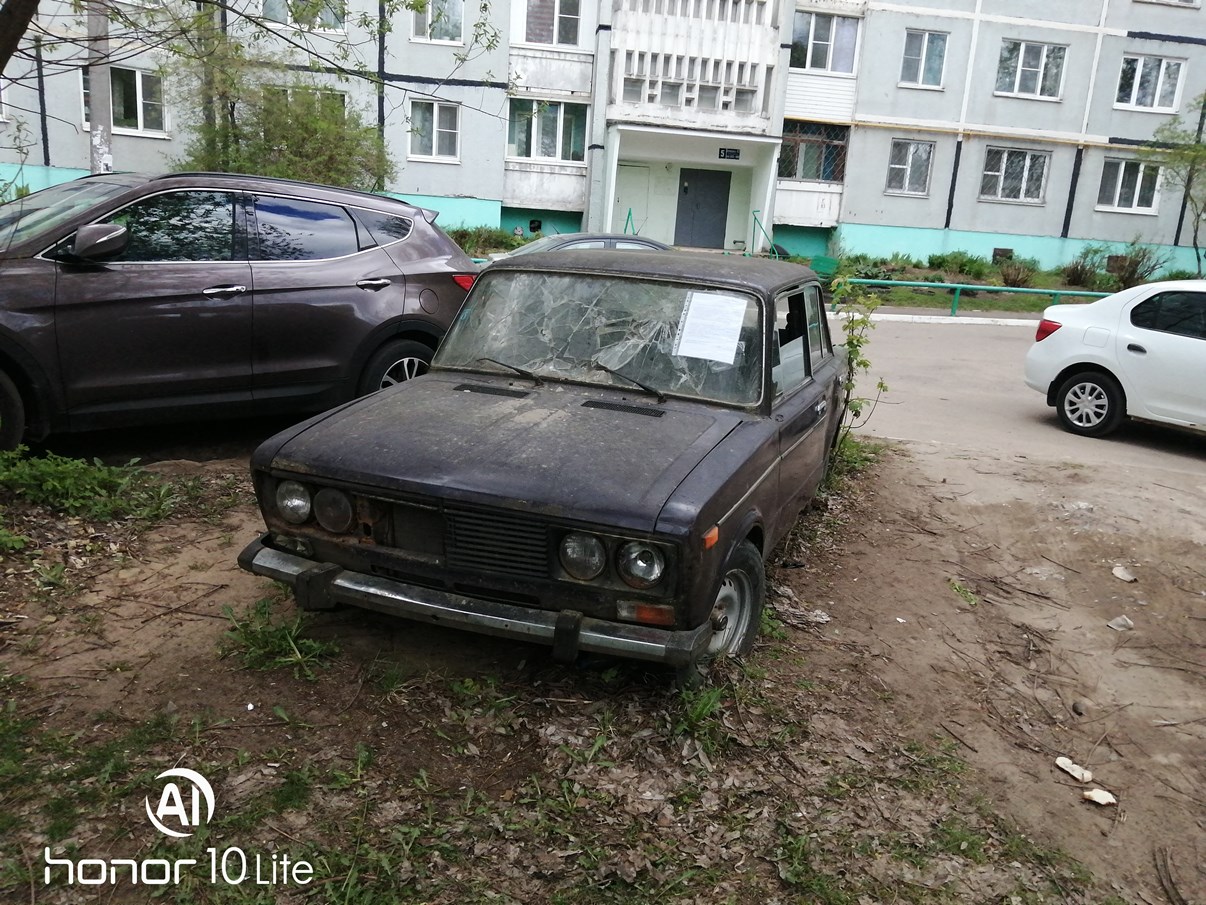 В Твери ищут хозяев брошенных ВАЗа и Ауди