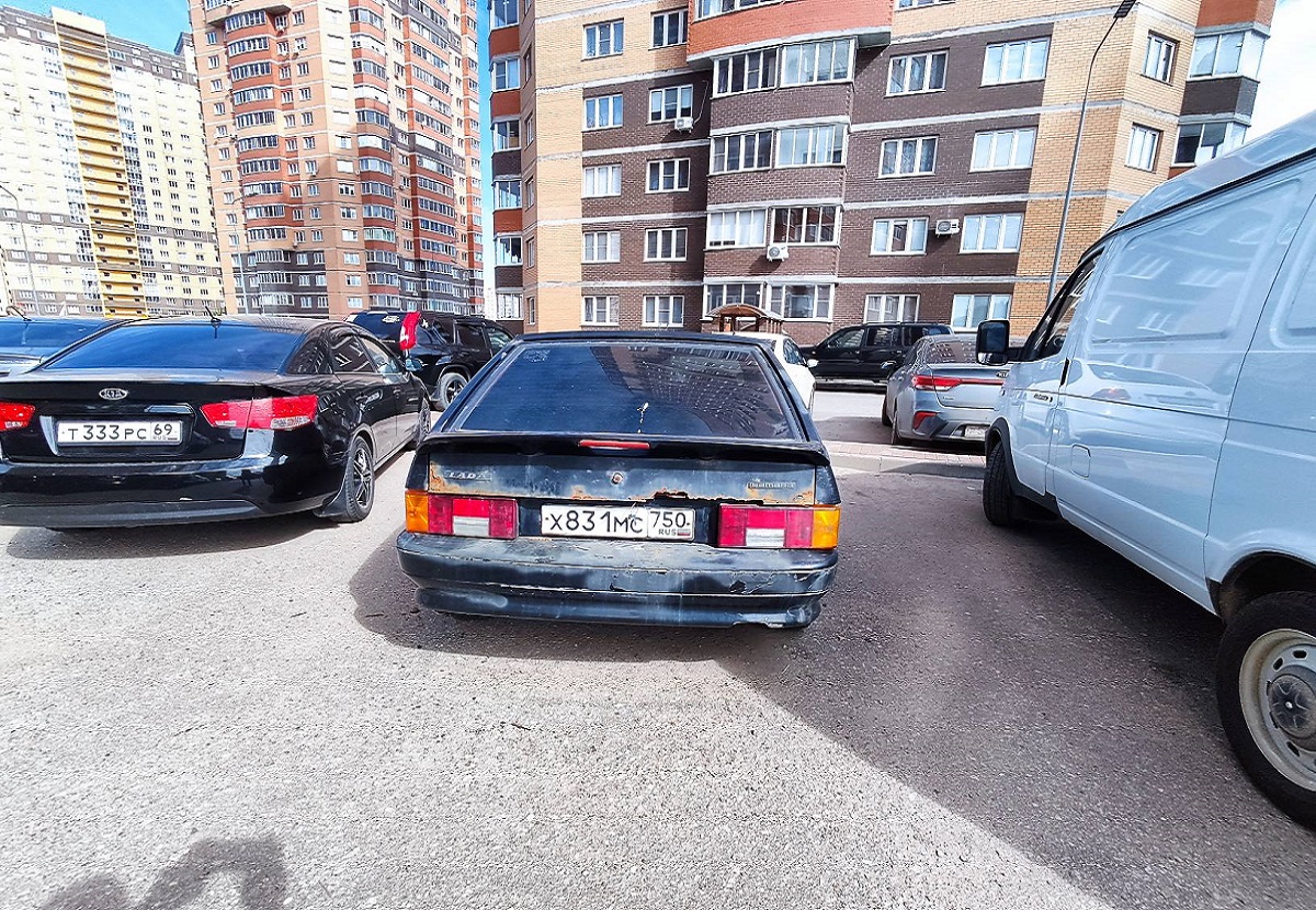 В Твери разыскивается хозяин ржавеющего автомобиля с московскими номерами