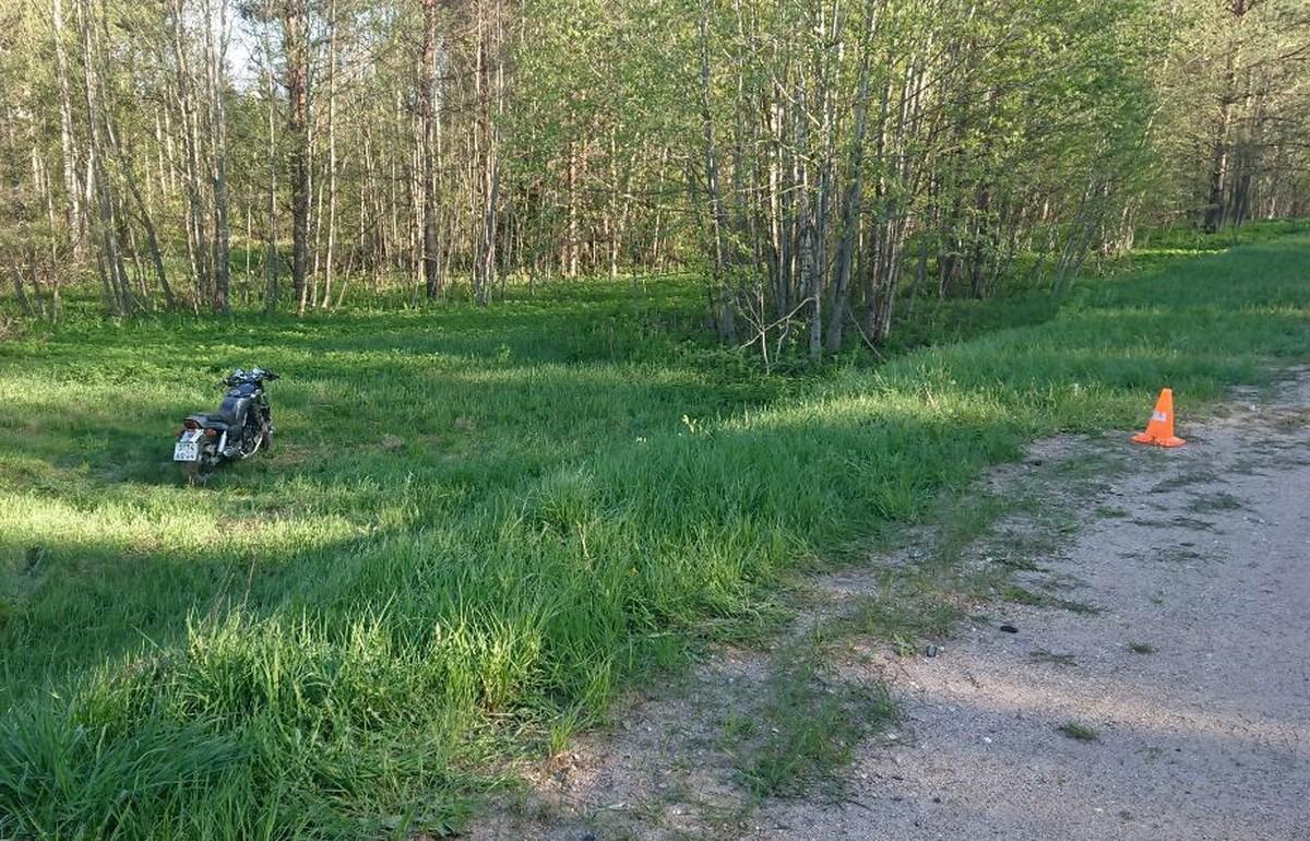 Мотоциклист вылетел с дороги в Тверской области | 23.05.2022 | Тверь -  БезФормата