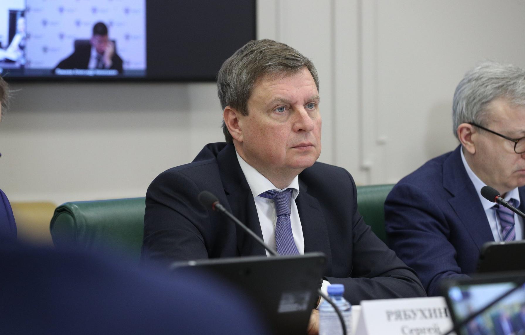 Андрей Епишин: В условиях санкций необходима максимальная мобилизация усилий для стабильного роста экономики - новости Афанасий