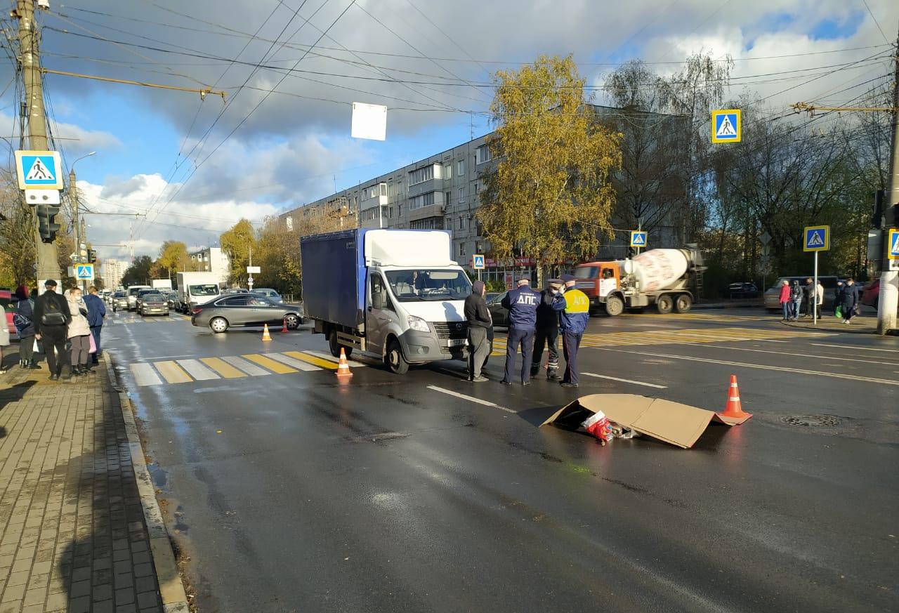 В Твери на Волоколамском проспекте водитель ГАЗели насмерть сбил пешехода