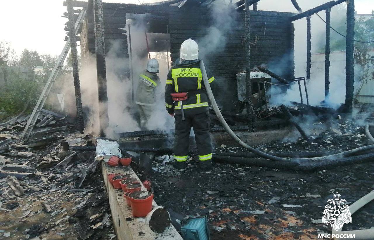 В Удомельском районе из-за короткого замыкания загорелся дом