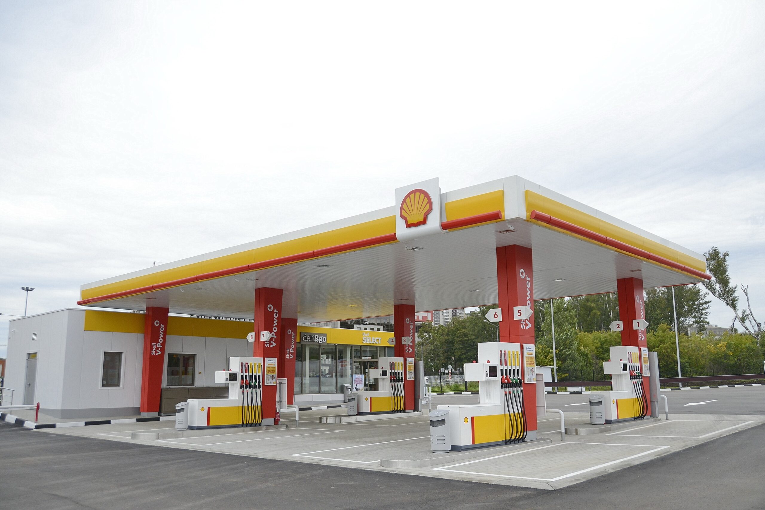 ФАС разрешила Лукойлу купить сеть АЗС и завод Shell в Тверской области