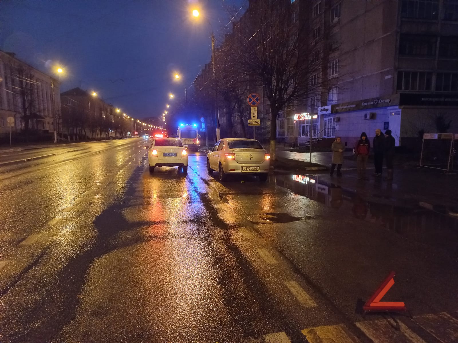 В Твери на пешеходном переходе сбили девушку