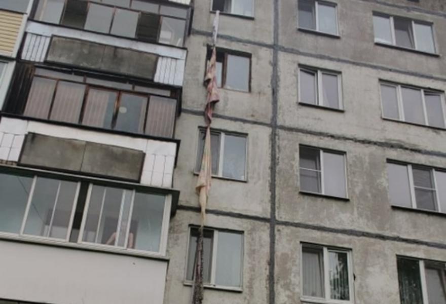 В Тверской области женщина разбилась насмерть, пытаясь спуститься по простыням из окна
