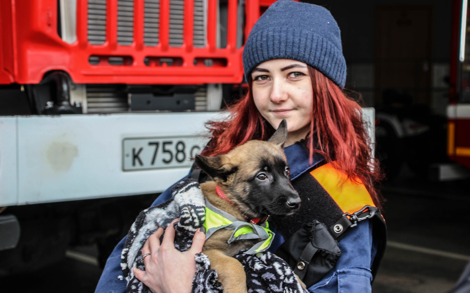 В Твери спасателям вручили новую технику и представили нового «сотрудника»