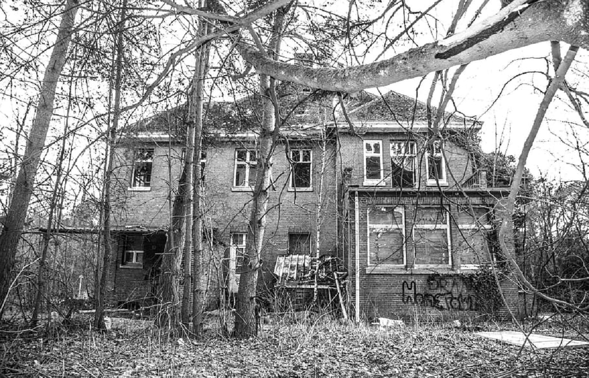 В Заволжском районе Твери снесут аварийный многоквартирный дом