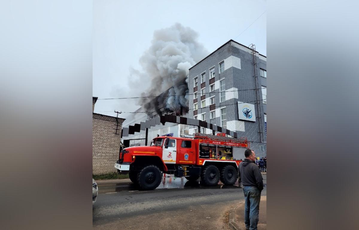 В Твери горит здание во Дворе Пролетарки - новости Афанасий
