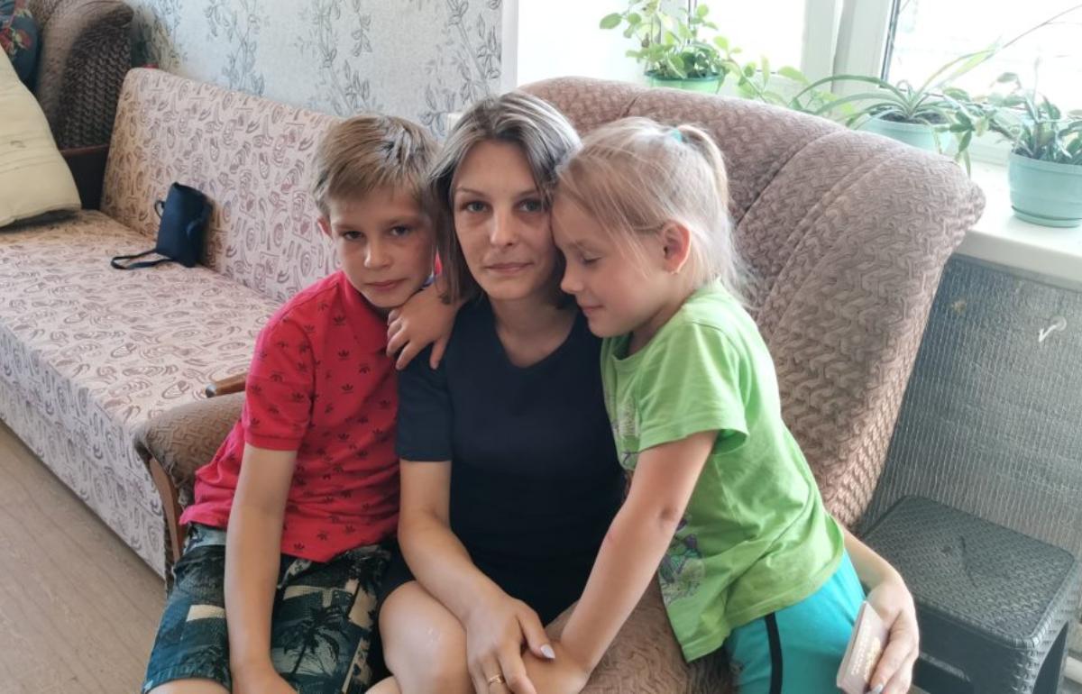 В Тверской области купили вещи для женщины с детьми, пострадавшей от мужа-садиста