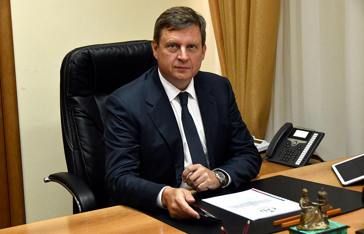 Сенатор Андрей Епишин поздравляет с Международным днем парламентаризма  - новости Афанасий