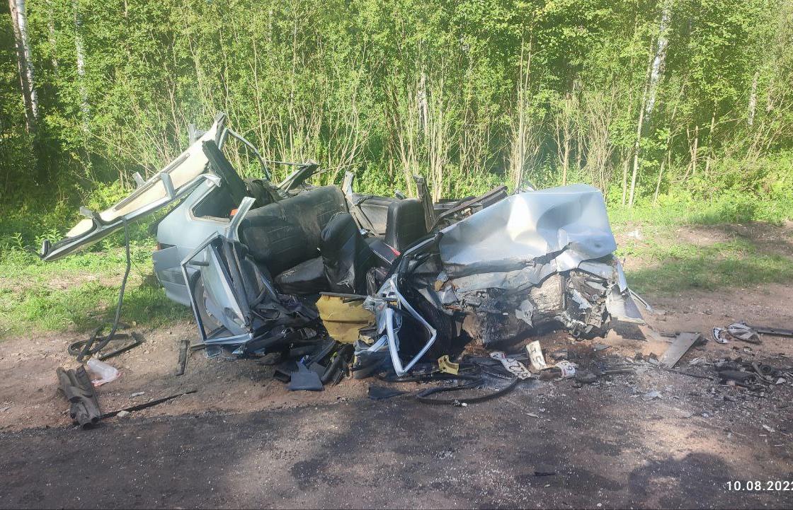 Один человек погиб в жутко искореженном автомобиле в Тверской области - новости Афанасий