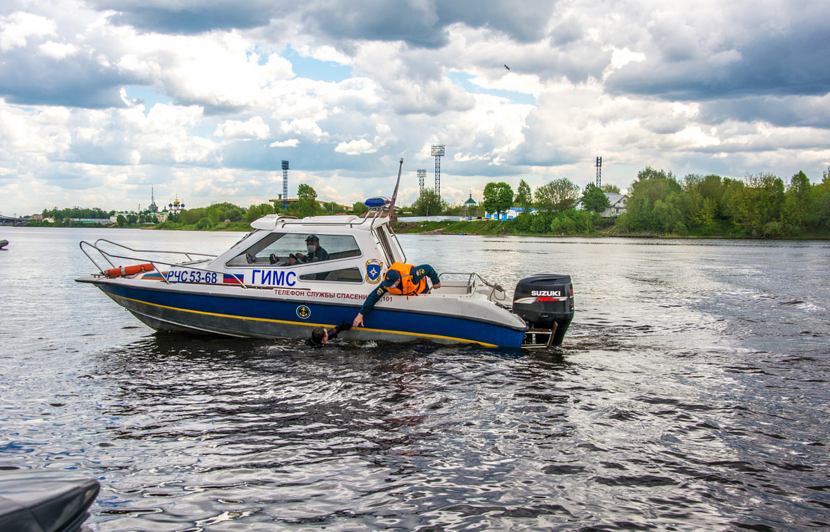 На озере Сиг в Тверской области на глазах у жены утонул мужчина