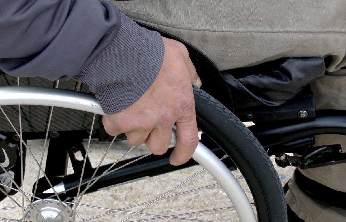 В Твери сиделка обворовала престарелого инвалида на 100 евро