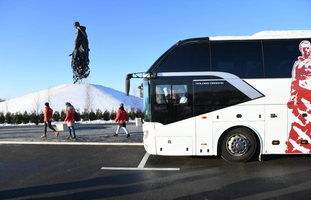 К Ржевскому мемориалу Советскому солдату начал ходить автобус из Твери