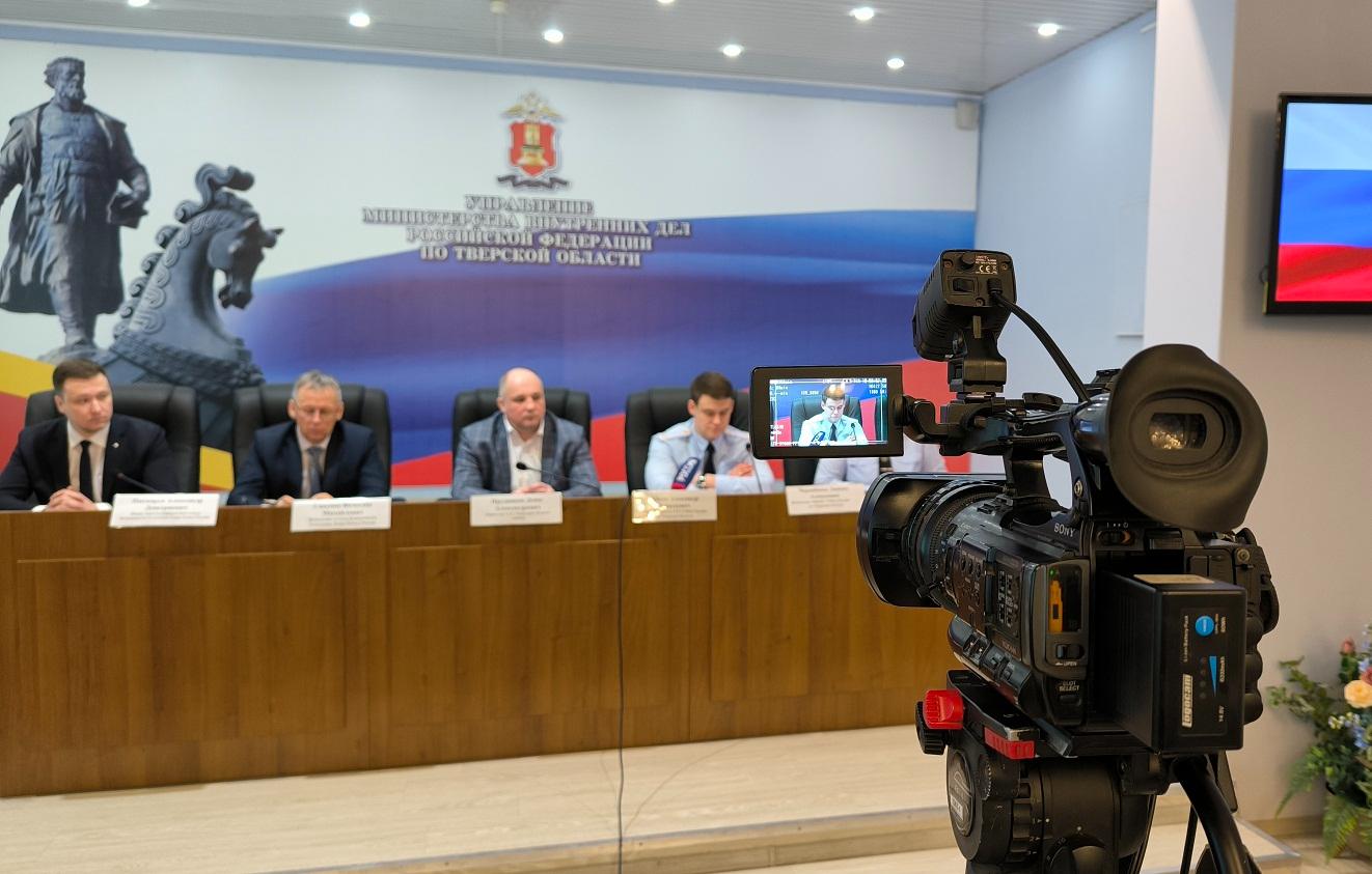 В Тверской области за год число мошенничеств с использованием связи и интернетнета выросло на 45%