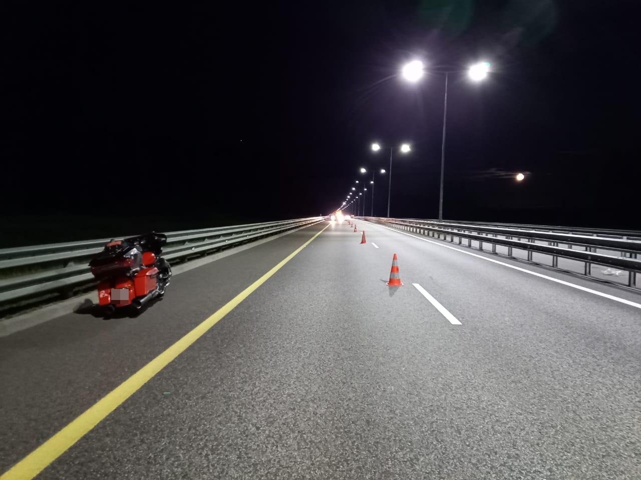Пассажир мотоцикла погиб в ДТП на трассе М11 в Тверской области