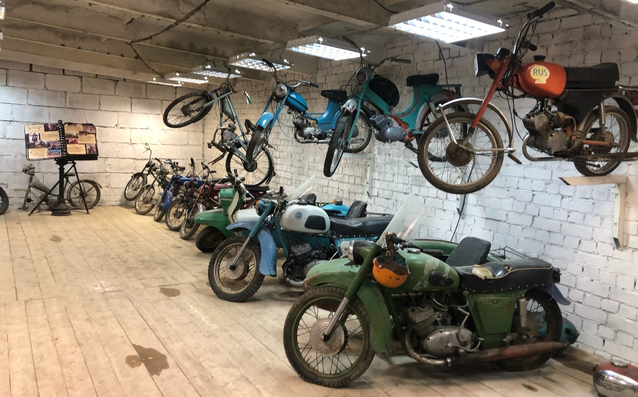 Торжокские байкеры готовят к открытию самый большой в Тверской области музей ретро-мотоциклов