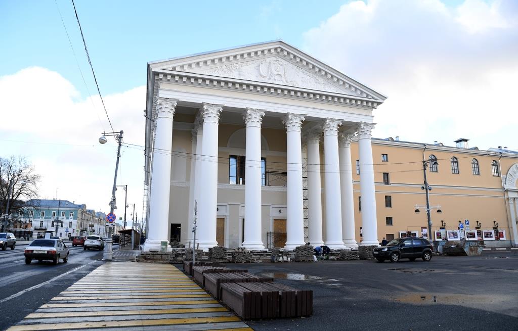 В Твери будут перекрывать движение на Театральной площади 