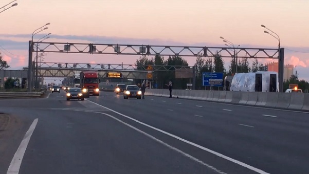 Трассу М10 в Тверской области осветят 