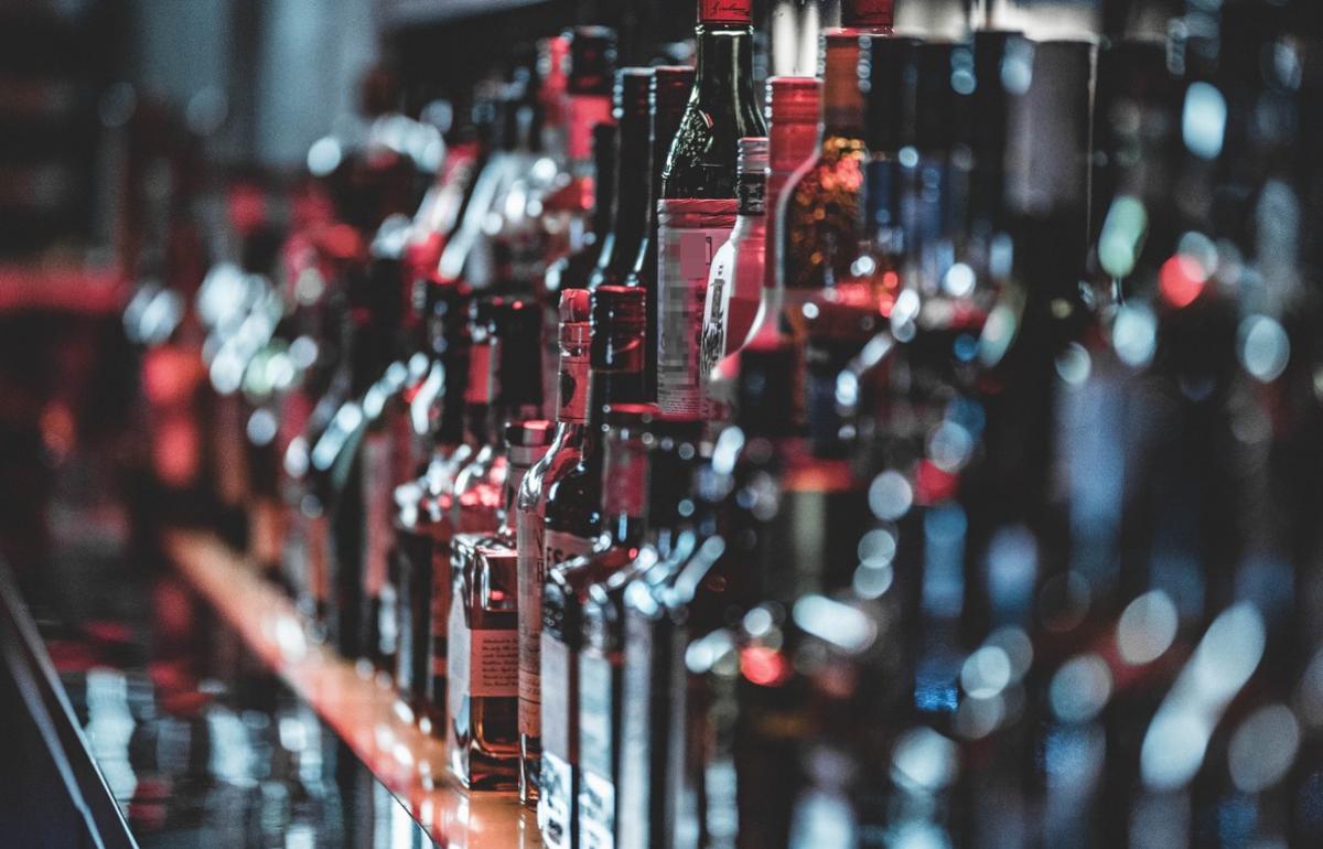 Россияне стали покупать меньше крепкого алкоголя
