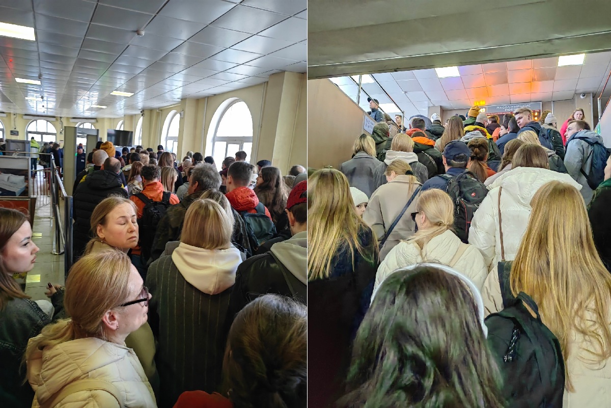 На вокзале в Твери пассажирам теперь приходиться стоять по полчаса в огромной толпе