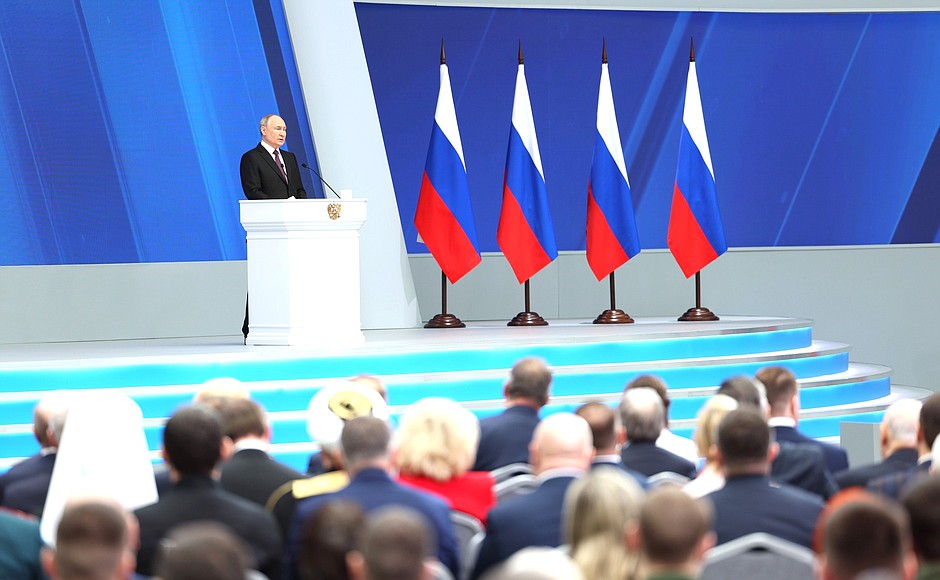 Путин: ЕГЭ по одному предмету можно будет пересдать
