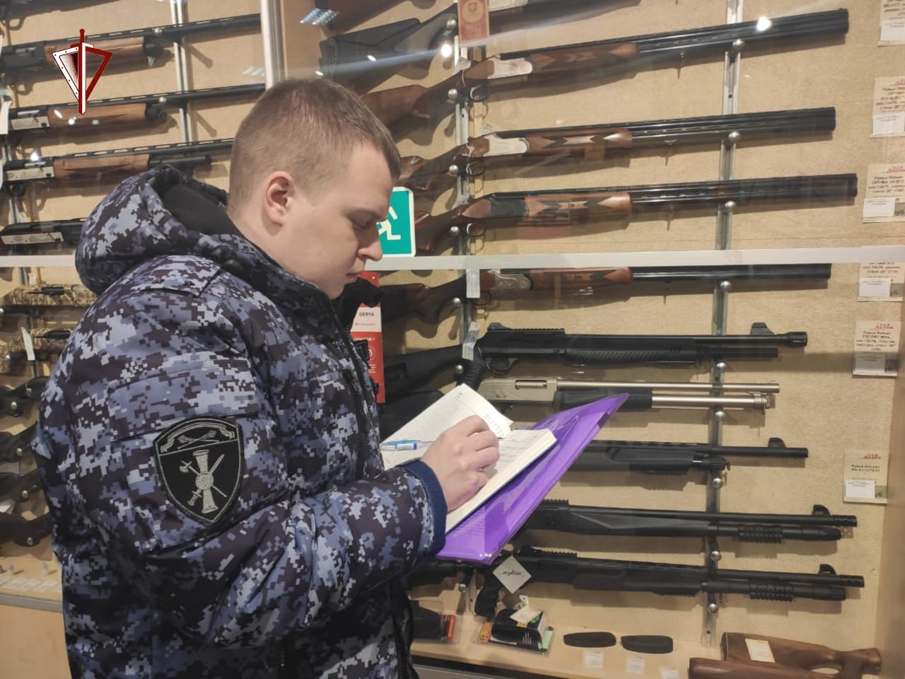 В Твери проверяют оружейные магазины