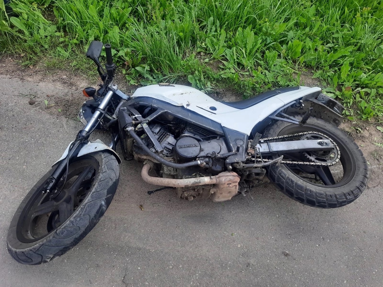 Мотоциклист и его пассажир пострадали в ДТП в Нелидово Тверской области