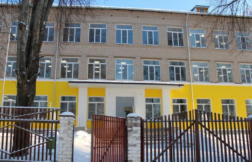 В Калининском районе после капитального ремонта открылась школа