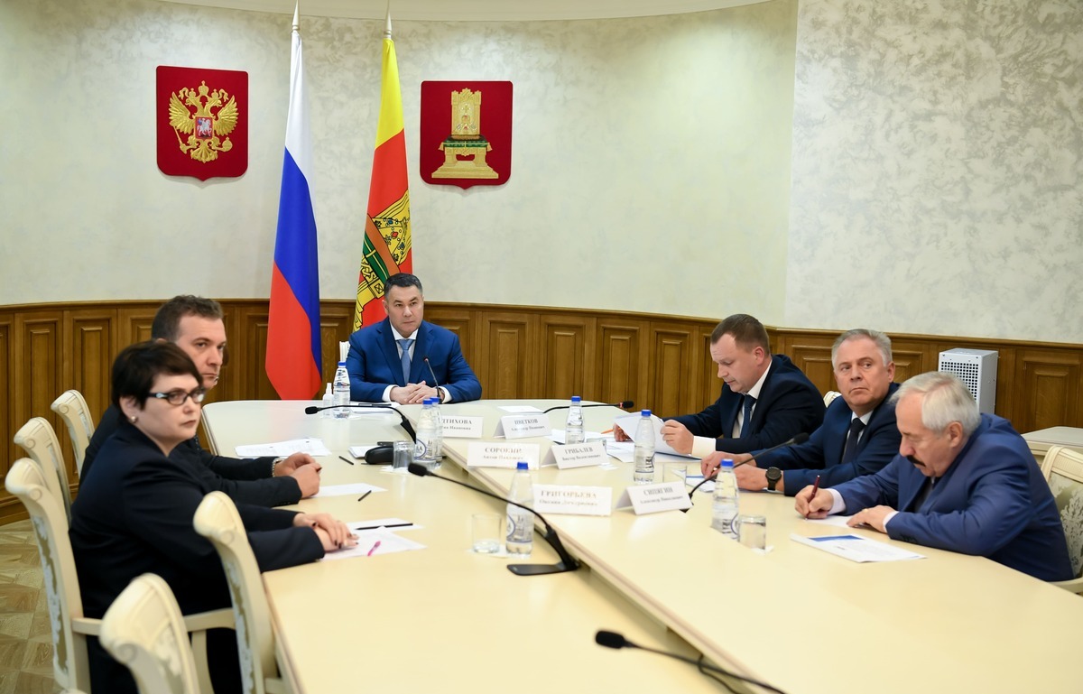 Губернатор Игорь Руденя поставил задачи по реализации программы по переселению граждан из аварийного жилья