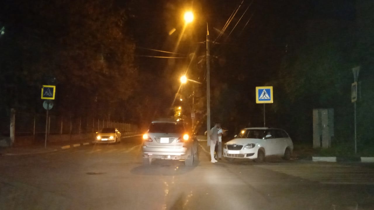 Skoda и Lexus столкнулись в Твери, есть пострадавшие