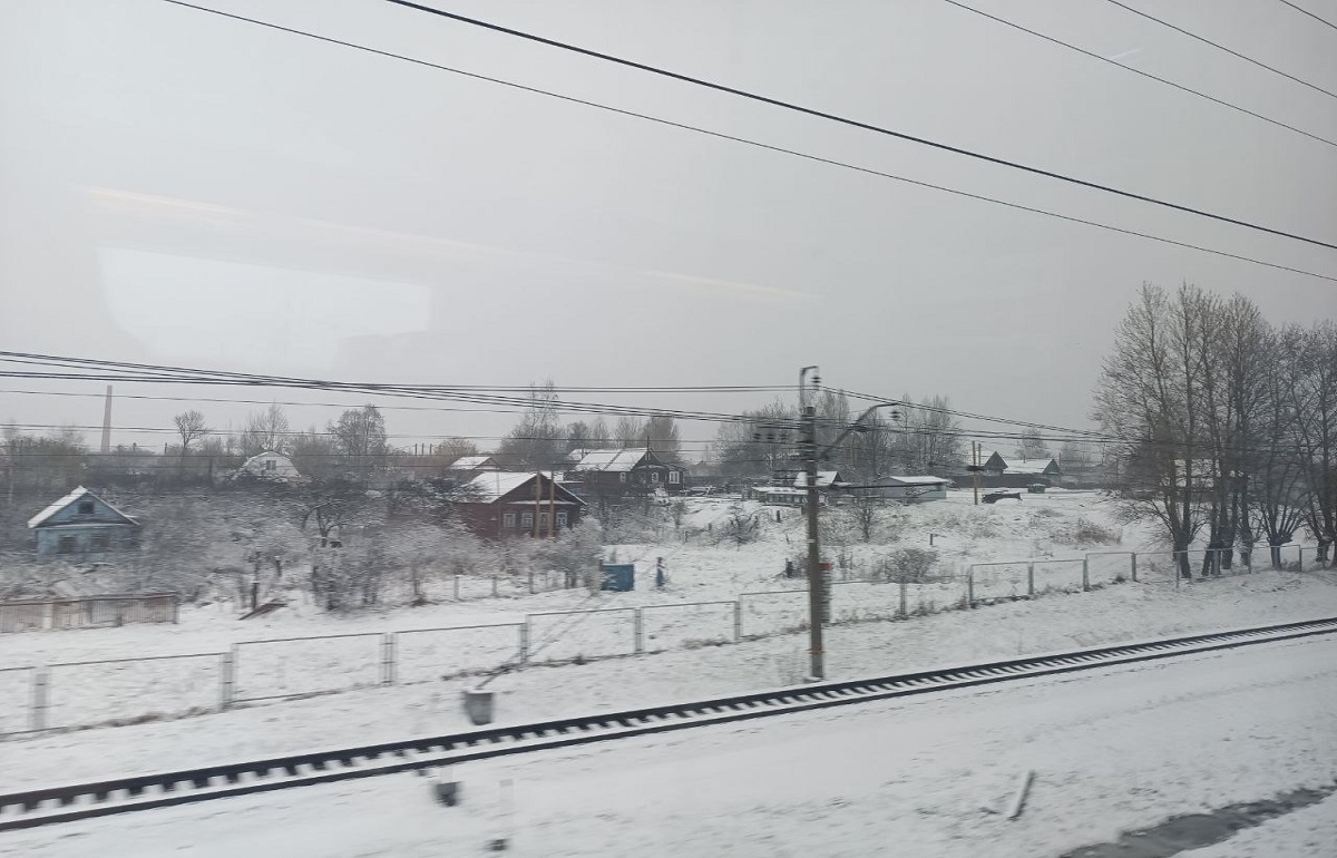 Автомобилистов предупреждают: на федеральной трассе «Нева» сегодня ожидается снег