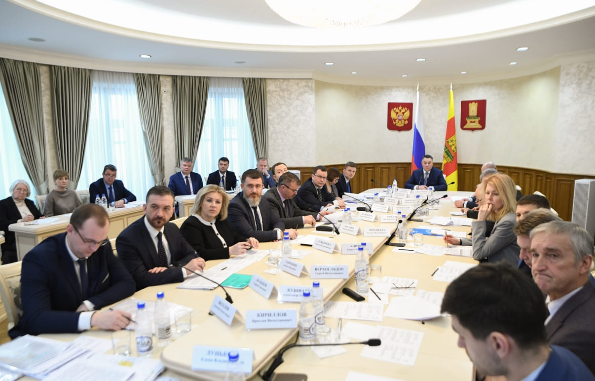 Губернатор Игорь Руденя провёл заседание межведомственной комиссии по земельным отношениям