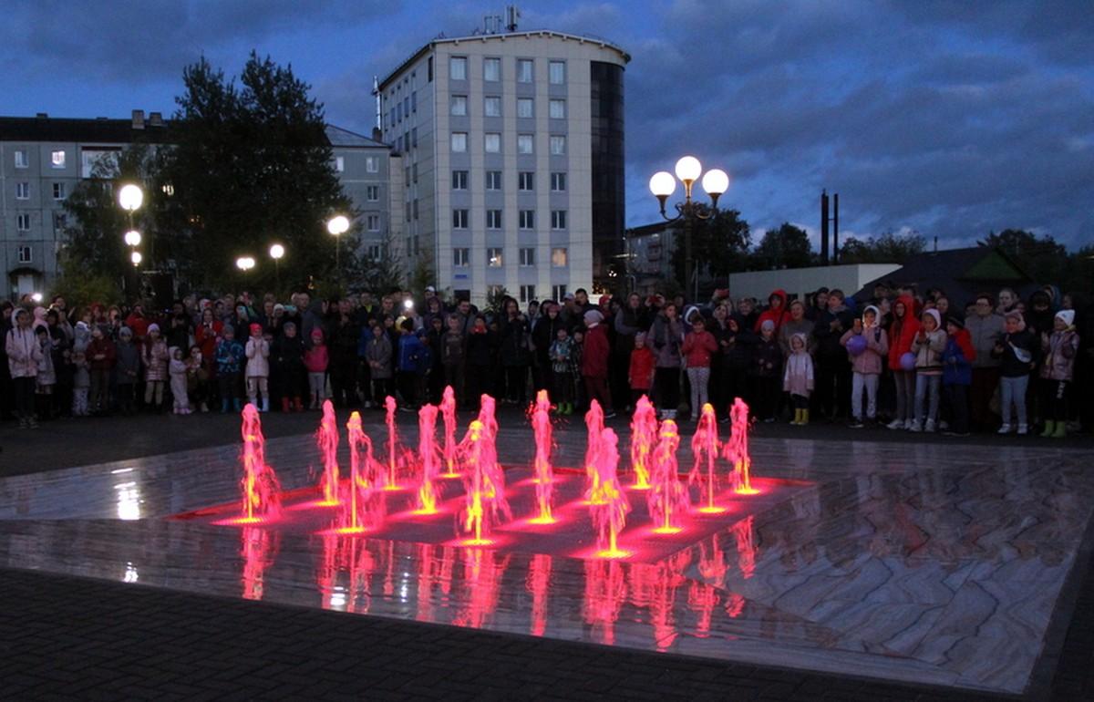 В Старице Тверской области открыли светомузыкальный фонтан