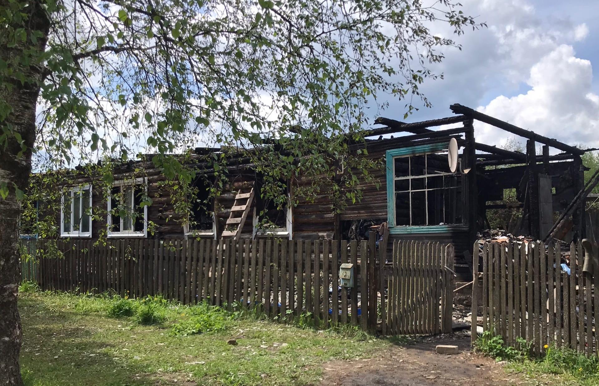 Две многодетные семьи остались без дома из-за пожара  - новости Афанасий
