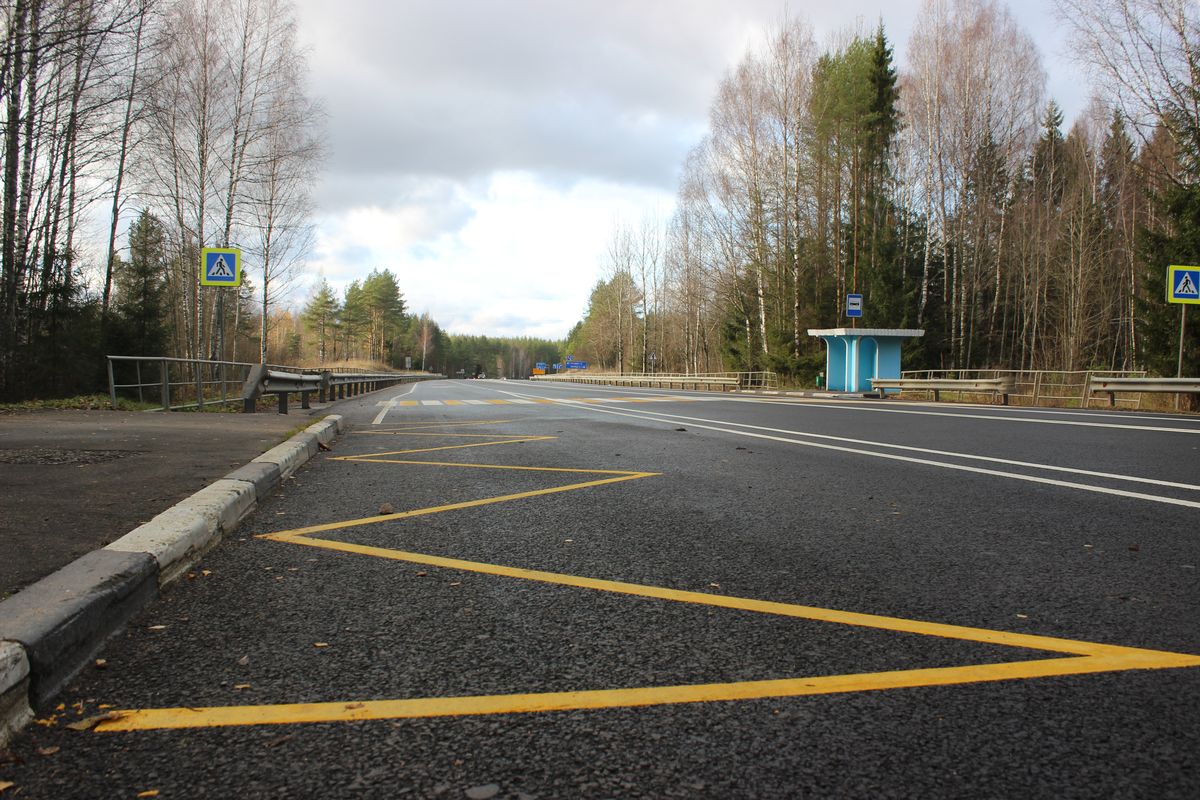 В Тверской области ремонтируют дорогу, ведущую от трассы М9 к озеру Селигер